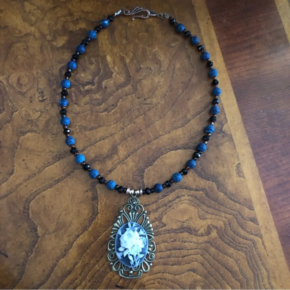 Handcrafted rose cameo filigree genuine dragon vein agate stone necklace